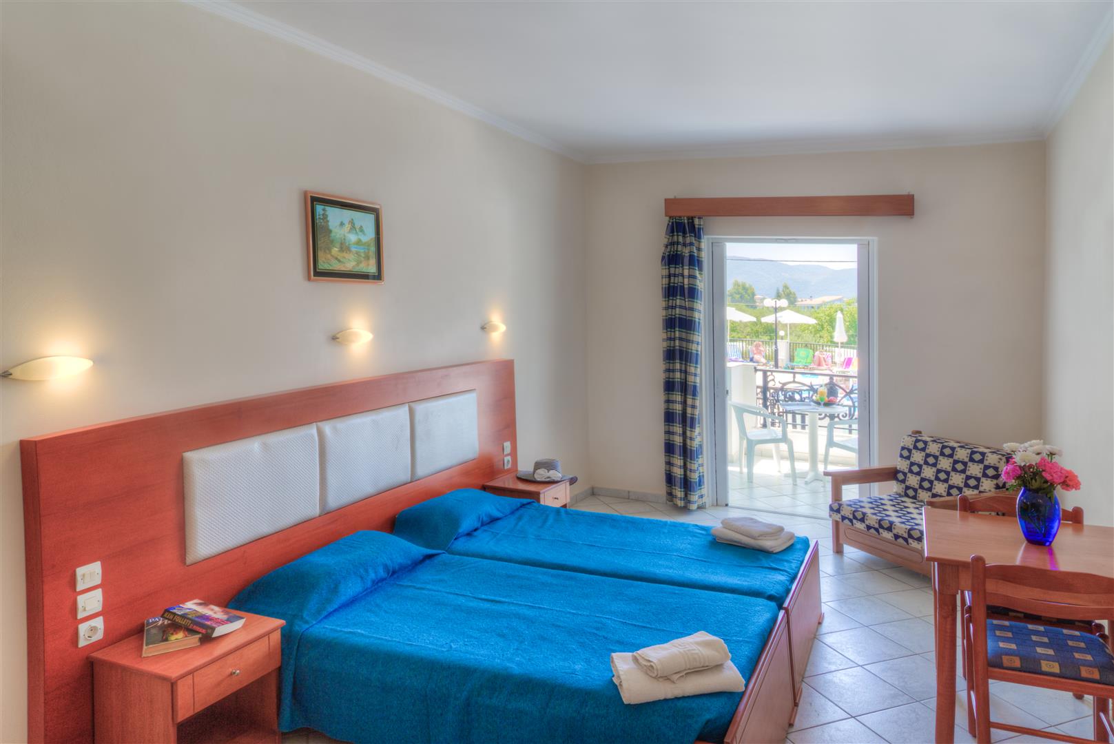 STUDIO INSIDE ROOM 2