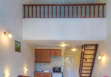 MAISONETTE  DOWN FLOOR